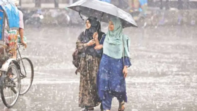 ৯ দিন বৃষ্টির আভাস, বিপুল ভারতীয় মদসহ গ্রেপ্তার ১