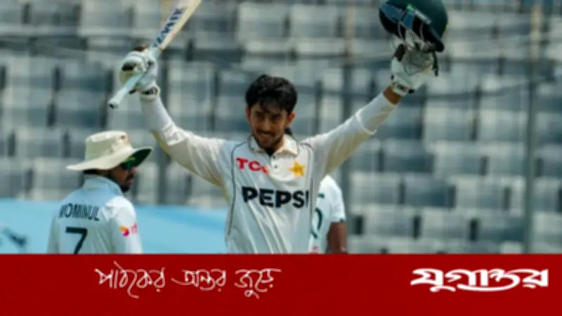 ৬২ বছরের রেকর্ড ভেঙে অভিষেকেই সেঞ্চুরি আজানের