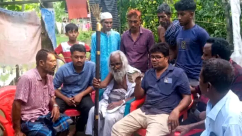 সাগরে হারিয়ে যাওয়া জেলে ৫৪ বছর পর বাড়ি ফিরলেন