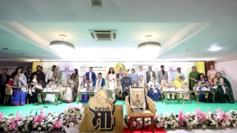 গরবিনী মা সম্মাননা পেলেন ১১ সফল সন্তানের মা