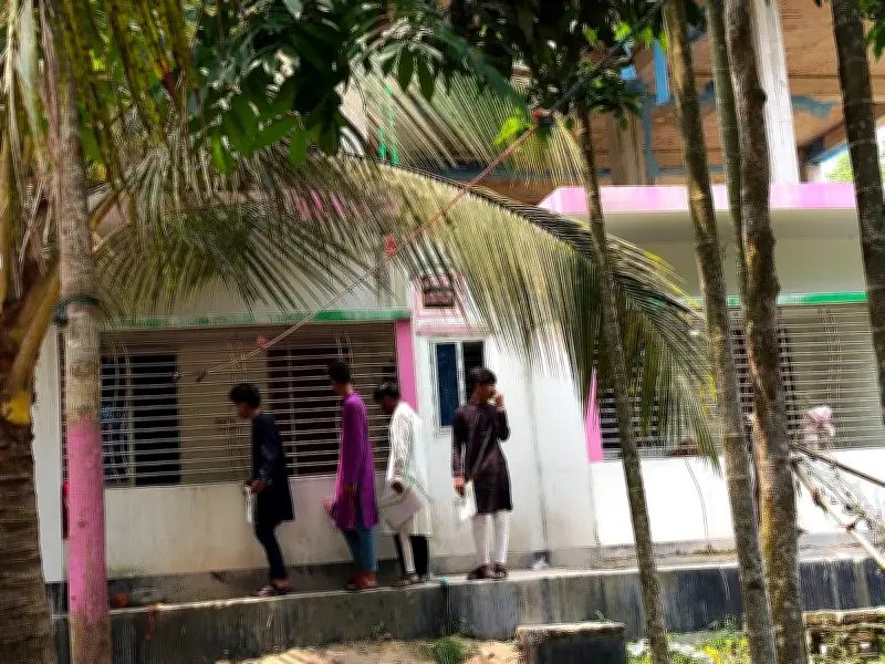 গাজীপুরের কাপাসিয়ায় পাঁচ হত্যাকাণ্ডে আতঙ্ক, পলাতক বাবা ফোরকান