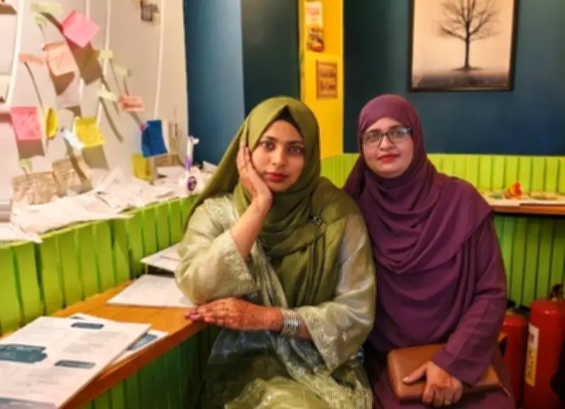 মায়ের অটল পাহাড়ের গল্প: বাবার ছায়া ছাড়াই বড় হওয়ার লড়াই