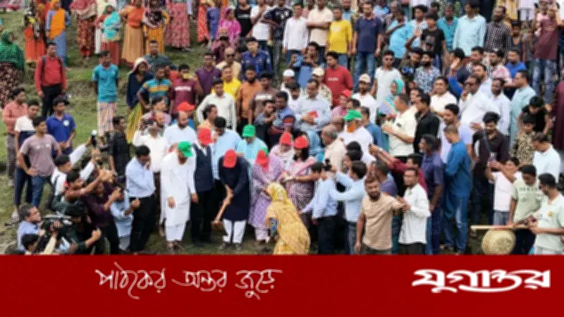 কুড়িগ্রামে খাল খনন কর্মসূচির উদ্বোধন করলেন ত্রাণমন্ত্রী দুলু
