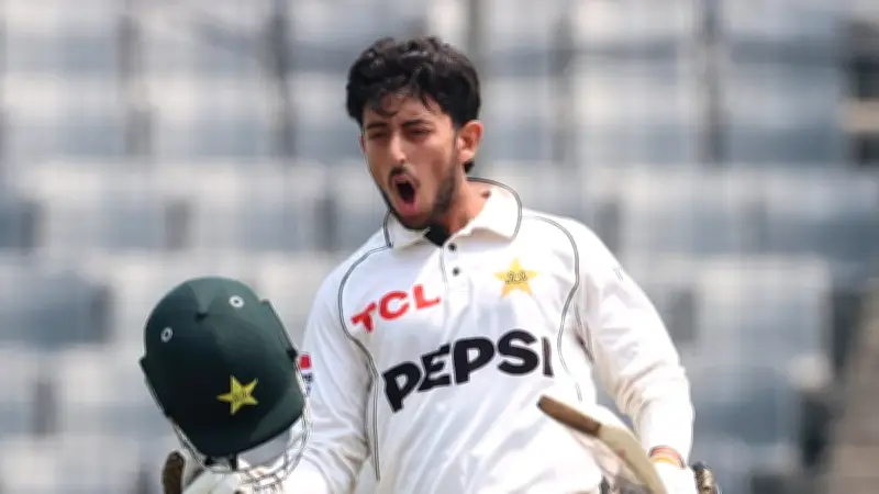 অভিষেক টেস্টে সেঞ্চুরি করে আবেগাপ্লুত আজান আওয়াইস