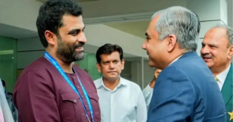 বিসিবি-পিসিবি সম্পর্ক আরও ঘনিষ্ঠ, আইসিসি ইস্যুতে একসঙ্গে কাজ করার সিদ্ধান্ত