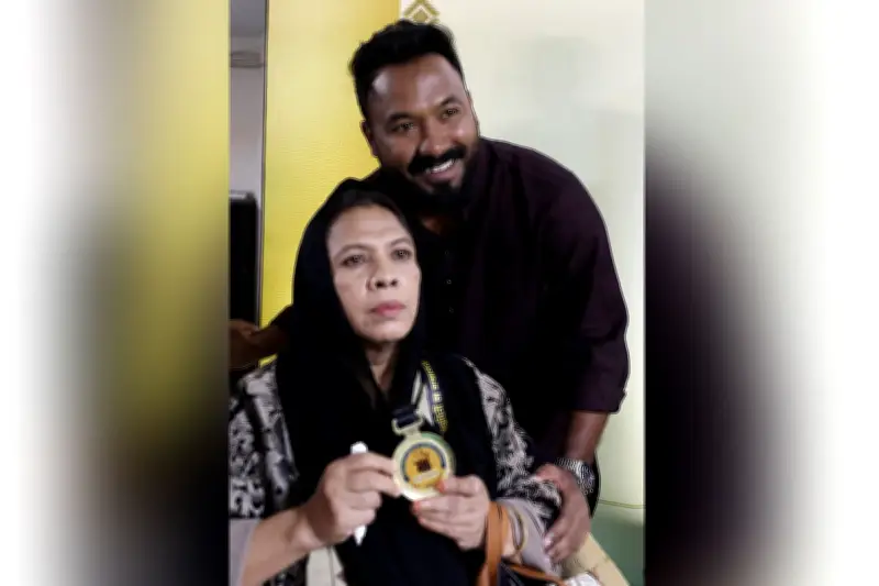 মায়ের স্বপ্ন ভেঙে নির্মাতা হওয়ার গল্প জিয়াউল হক পলাশের
