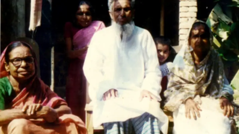 মায়ের জন্মভূমিতে শেষ ইচ্ছা পূরণের গল্প