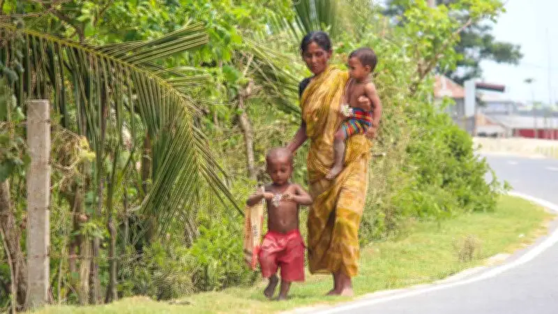 বাংলার মায়ের গল্প: দূর পরবাসেও অমলিন মায়ের স্নেহ