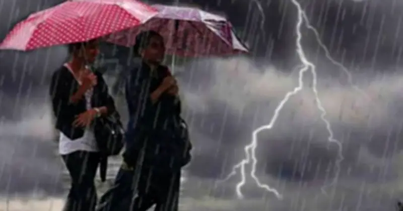রাজধানীতে বজ্রসহ বৃষ্টির সম্ভাবনা, তাপমাত্রা অপরিবর্তিত
