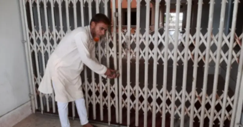 বরিশাল বিশ্ববিদ্যালয়ে শিক্ষকদের শাটডাউন, ক্লাস-পরীক্ষা বর্জন