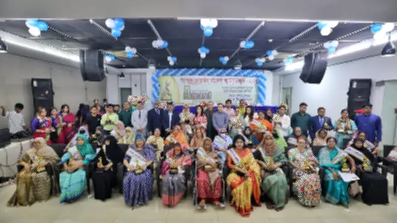 রত্নগর্ভা সম্মাননা পেলেন ৩৫ মা