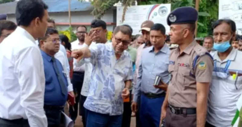 বরিশাল হাসপাতালে হঠাৎ পরিদর্শন স্বাস্থ্যমন্ত্রীর, কর্মী বরখাস্ত