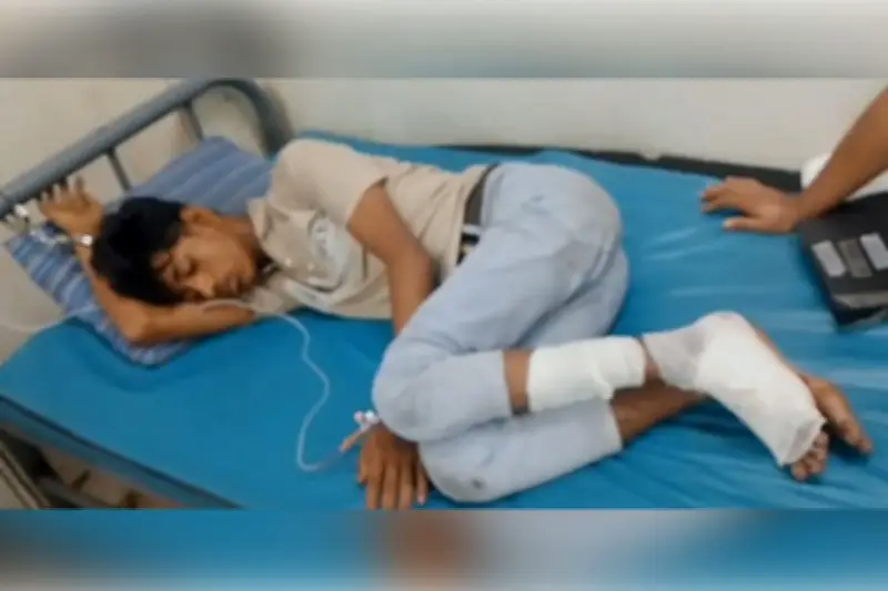 ছিনতাইকারী ধরতে গিয়ে পুলিশের গুলিতে এক ছিনতাইকারী আহত