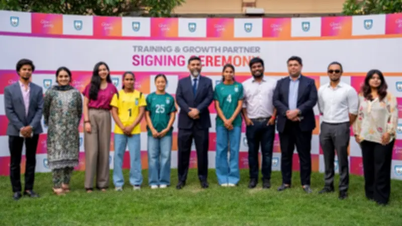 বাফুফের সঙ্গে গ্লো অ্যান্ড লাভলীর চুক্তি, নারী ফুটবলে নতুন অংশীদার