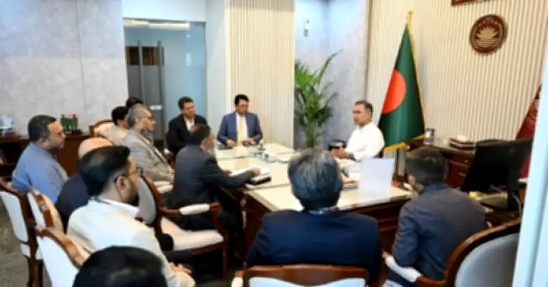 প্রধানমন্ত্রীর সঙ্গে বিকেএমইএ নেতাদের সাক্ষাৎ, পোশাক শিল্পের চ্যালেঞ্জ নিয়ে আলোচনা
