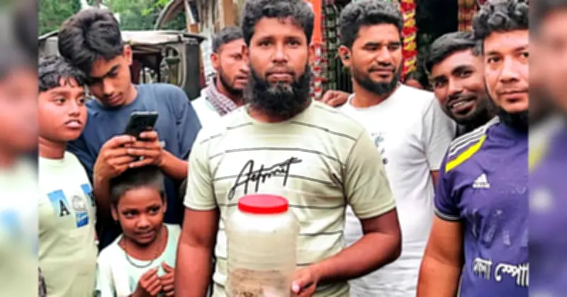 অটোরিকশা চালক সোহেলের দশ বছরে বিপুল সাপ উদ্ধার, প্রশংসায় বন বিভাগ