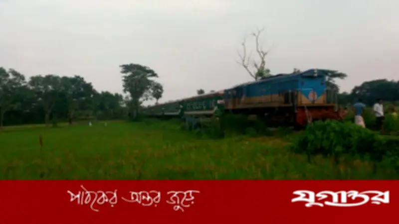 চলন্ত ট্রেনের ইঞ্জিনে আগুন, ঢাকা-ময়মনসিংহ রেল যোগাযোগ বন্ধ