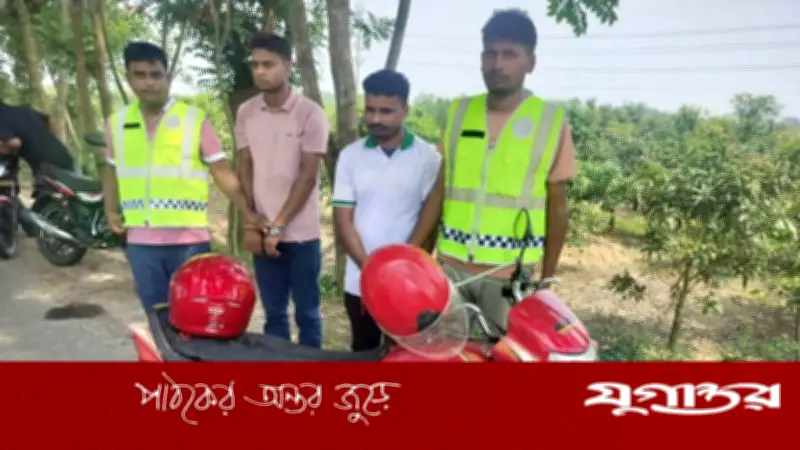 নিয়ামতপুরে ২০০ গ্রাম হেরোইনসহ দুই মাদক কারবারি আটক