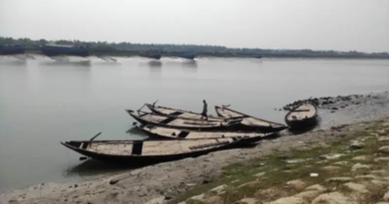 নিষেধাজ্ঞায় সাতক্ষীরার লক্ষাধিক জেলে অর্থনৈতিক সংকটে