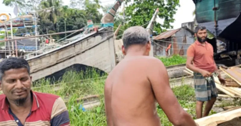 কার্ডবিহীন জেলেদের দুর্দশা: বঞ্চনা আর অভাবের জীবন