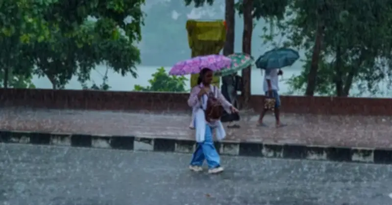 ঢাকায় বজ্রসহ বৃষ্টির পূর্বাভাস, তাপমাত্রা সামান্য বাড়তে পারে
