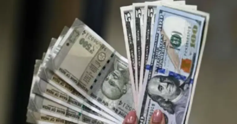 ডলারের বিপরীতে ভারতীয় রুপির নতুন রেকর্ড পতন