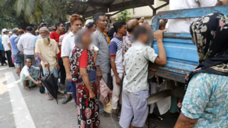 বিশেষ চাহিদাসম্পন্ন কিশোরকে শিকল বেঁধে টিসিবির লাইনে নানি