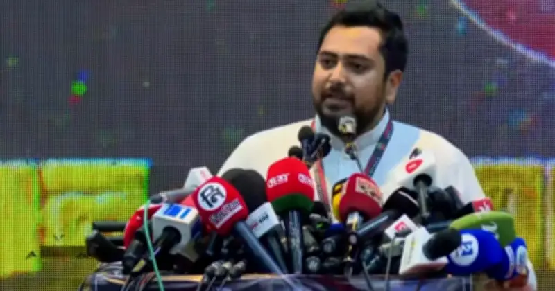 কাঁটাতারের বেড়ায় বন্ধুত্ব হয় না: নাহিদ ইসলাম
