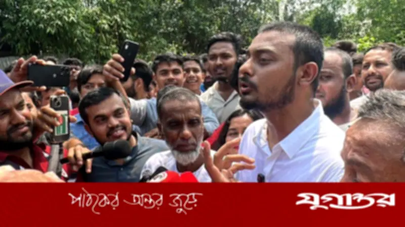 স্বরাষ্ট্রমন্ত্রী শুধু সংবিধান বোঝেন, সার্বভৌমত্ব নয়: নাসীরুদ্দীন