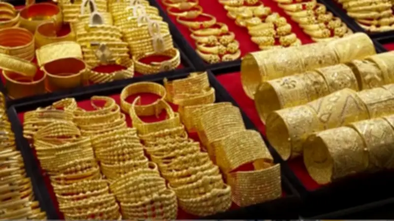 স্বর্ণ ও রুপার দাম কমল, তেলের দামে বড় লাফ