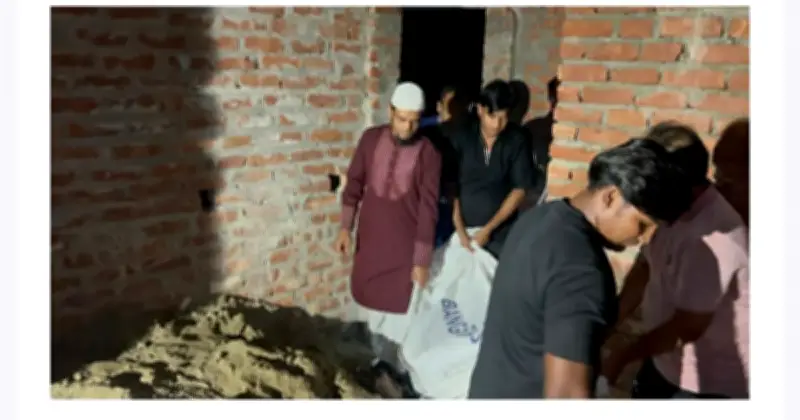 ফেনীতে নির্মাণাধীন ভবন থেকে গৃহবধূর মরদেহ উদ্ধার, স্বর্ণালংকার লুটের অভিযোগ