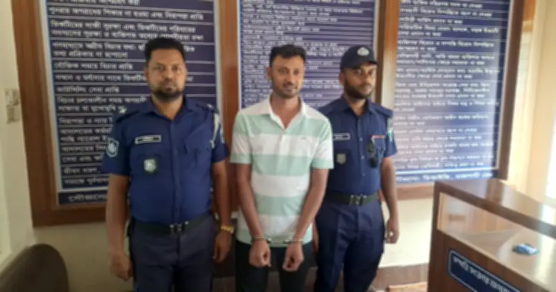 নাটোরে বিদেশি পর্যটকদের harass করার অভিযোগে টিকটকার গ্রেফতার