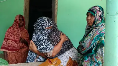 সড়ক দুর্ঘটনায় স্বামী-ছেলে হারিয়ে পাগলপ্রায় দুই নারী