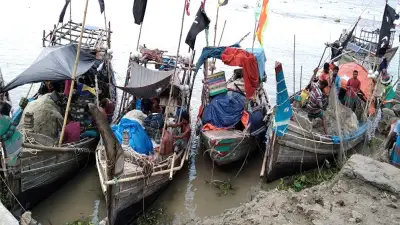 লক্ষ্মীপুরে ২৭ দিনেও জেলেদের খাদ্য সহায়তা মেলেনি, ইসি প্রকাশ করল ২০২৬ সালের ভোটার তালিকা