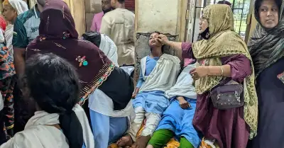 পাবনার বিদ্যালয়ে দুর্গন্ধ ছড়িয়ে ৫৩ শিক্ষার্থী অসুস্থ, তদন্ত কমিটি গঠন