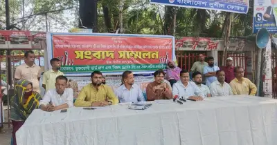 দীর্ঘ বন্ধ দির্দ গ্রুপের শ্রমিকদের দাবি মালিকের সম্পদ বিক্রি করে বকেয়া পরিশোধ