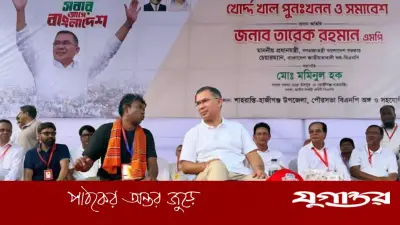 প্রধানমন্ত্রী তারেক রহমানের কৃষকের পাশে বসে সুখ-দুঃখ শোনার অনন্য দৃষ্টান্ত