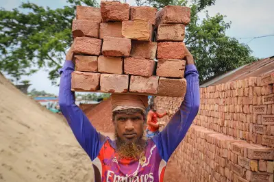 ইসলামে শ্রমের মর্যাদা ও শ্রমিকের অধিকার