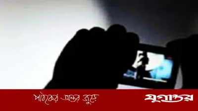 টলিপাড়ায় অভিনেত্রী-অভিনেতার ঘনিষ্ঠতা নিয়ে জোর চর্চা
