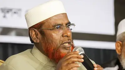 প্রধানমন্ত্রীর গণভোট প্রতারণা ও অন্যান্য শিরোনাম