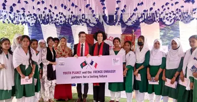 নান্দাইলে নারীস্বাস্থ্য ও অধিকার কার্যক্রম পরিদর্শন করল ফ্রান্স দূতাবাস