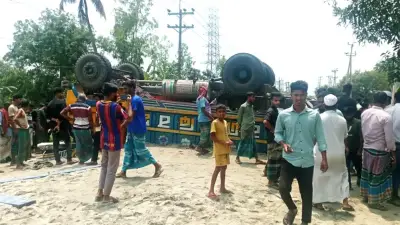 ময়মনসিংহে ট্রাক-অটোরিকশা সংঘর্ষে নিহত ৪