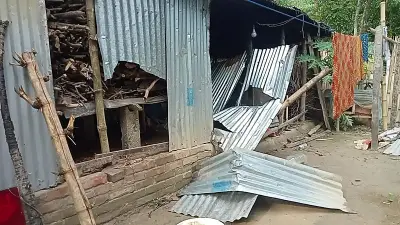 ফরিদপুরের সালথায় আধিপত্য বিস্তার নিয়ে দুই পক্ষের সংঘর্ষ, ২০-২৫ বাড়ি ভাঙচুর