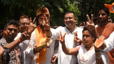 পশ্চিমবঙ্গে বিজেপির গেরুয়া ঝড়, মমতার স্বপ্ন ভঙ্গ