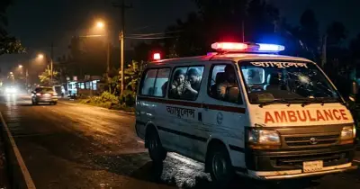 খুলনায় গ্রেপ্তারি পরোয়ানাভুক্ত যুবক গুলিবিদ্ধ, অ্যাম্বুলেন্স লক্ষ্য করে পুনরায় গুলি