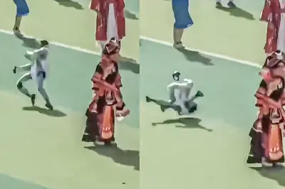 চীনের স্কুলে নাচের সময় নিয়ন্ত্রণ হারাল রোবট, আতঙ্ক