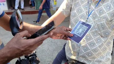 ফুয়েল কার্ডে সাড়া, চট্টগ্রামে বিক্ষোভ, ঝড়ের আভাস, অ্যাপলের জরিমানা