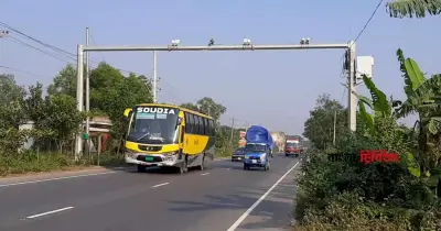 ডিএমপির নতুন উদ্যোগ: এআই ক্যামেরায় ট্রাফিক আইন লঙ্ঘনে অটো মামলা