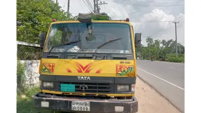 কুমিল্লায় গরুবোঝাই ট্রাক লুট, সড়ক প্রকল্পে অনিয়মের প্রমাণ