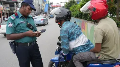 ট্রাফিক আইন লঙ্ঘনে ডিএমপির ১৭২৩ মামলা, হাওড়ের কৃষকদের সহায়তার নির্দেশ